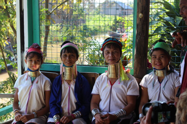 Tộc cổ dài - Kayan people in Myanmar